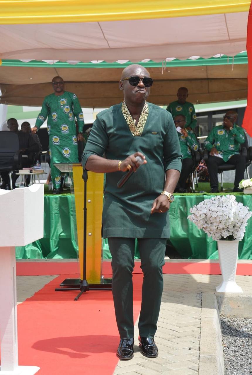 UESD holds Thanksgiving Service to Climax Commencement Lecture